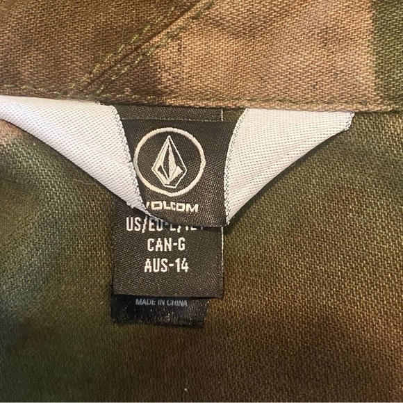 Volcom Huckster Heavy Weight Flannel Shirt. More like a light jacket. Size 12Y - Picture 9 of 12